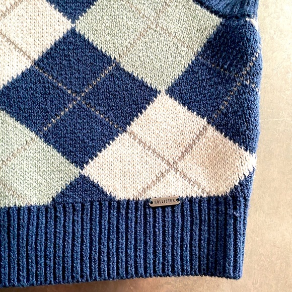 Hollister Argyle Sweater Vest - Picture 12 of 16